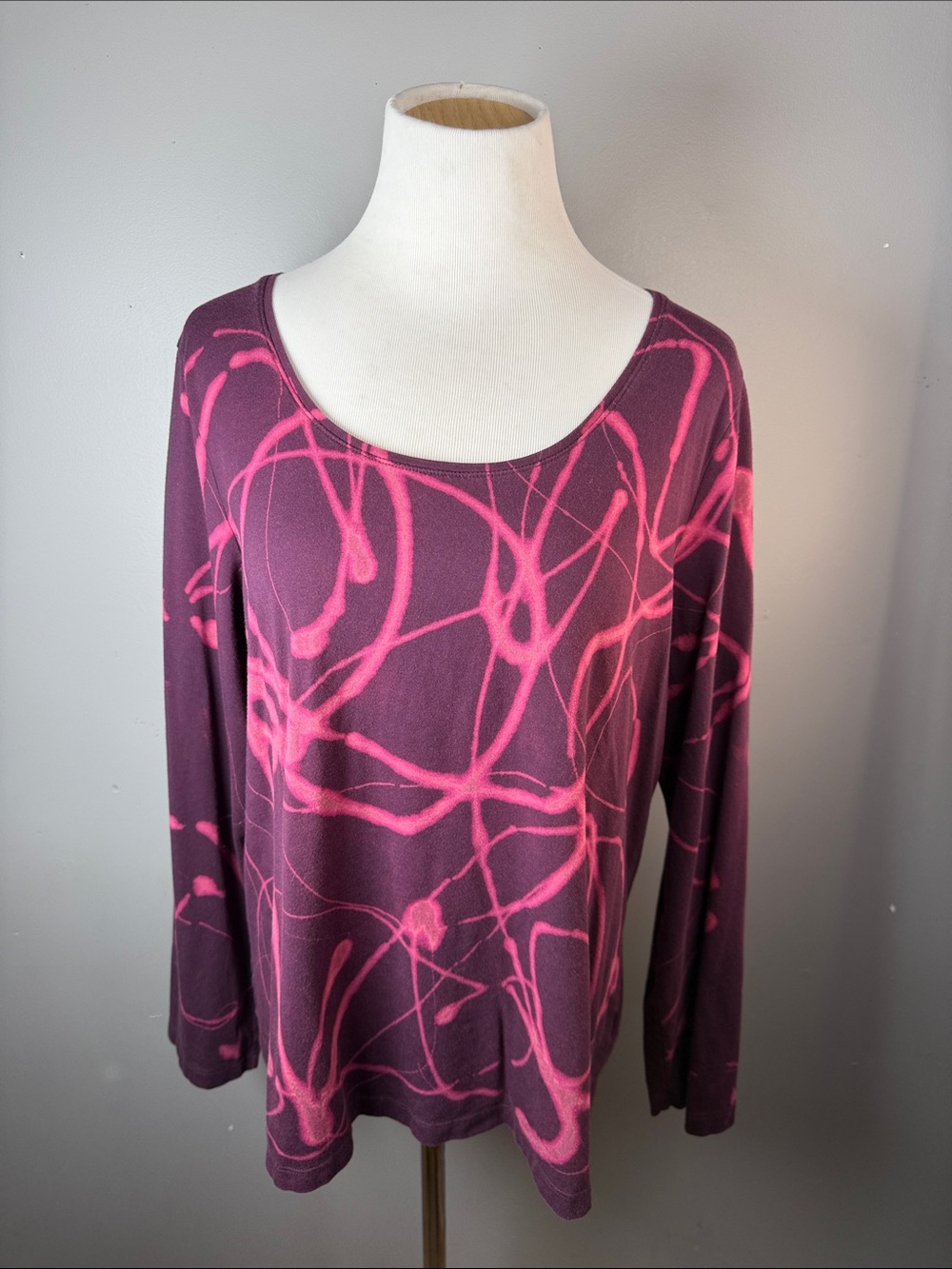 Womens Long Sleeve Scoop Neck Top in Plum with Pink Abstract Print